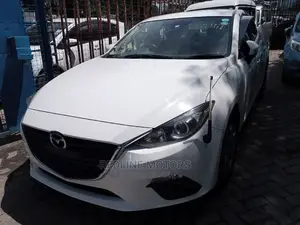 Mazda Axela 2016 Off White