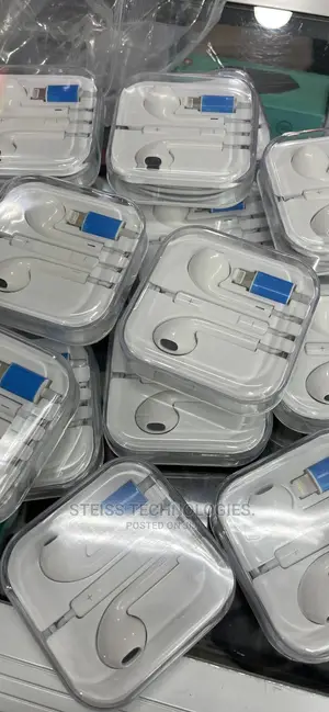 iPhone 11 Wired Earphones.