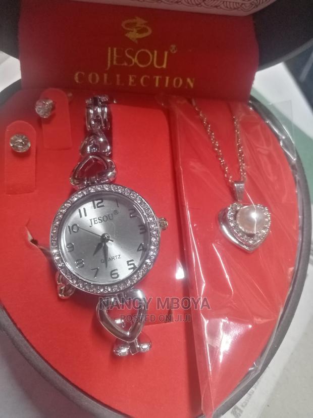 4 in 1 Gift Set With Free Gift Box Mirror. - thumbnail 3