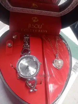 4 in 1 Gift Set With Free Gift Box Mirror.