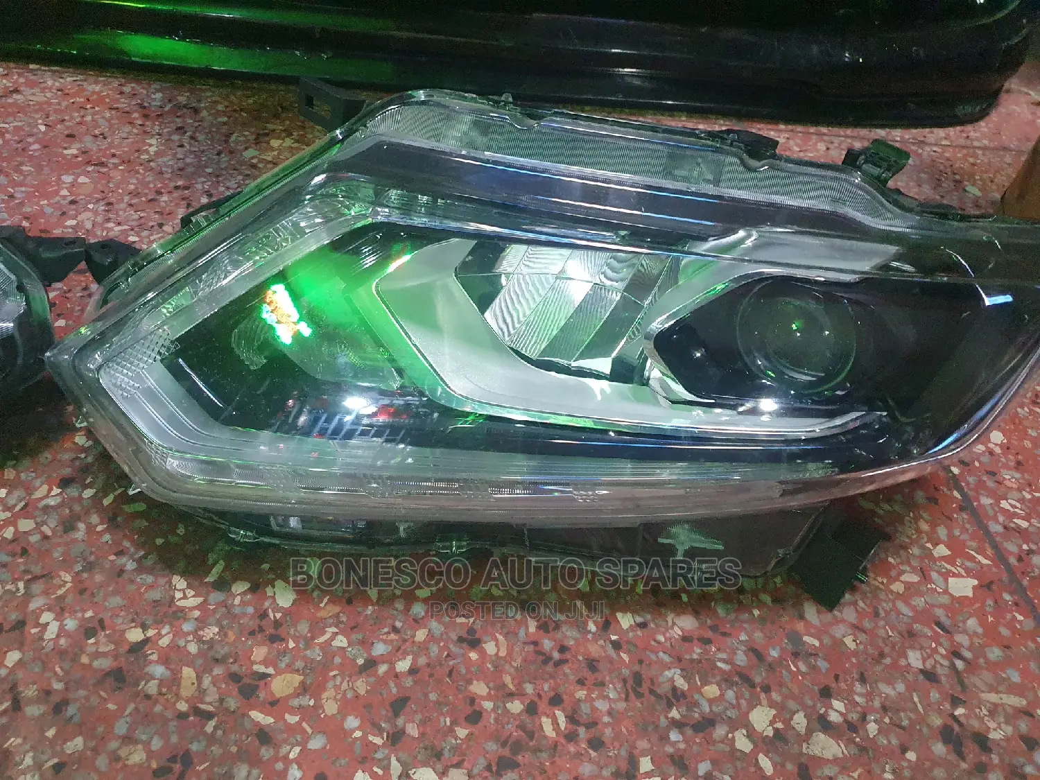 Nissan Extrail 2014/2015 Left Xenon Headlight Assembly