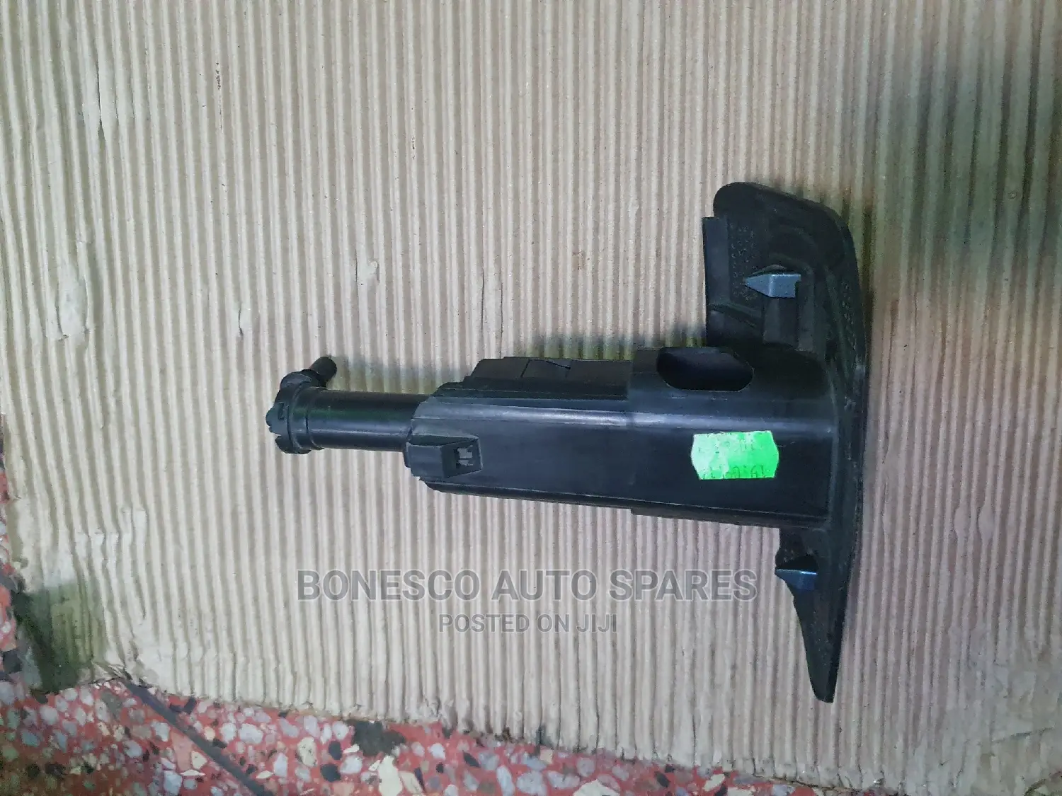 Volkswagen Golf Mk7 Complete Right Bumper Washer Jet