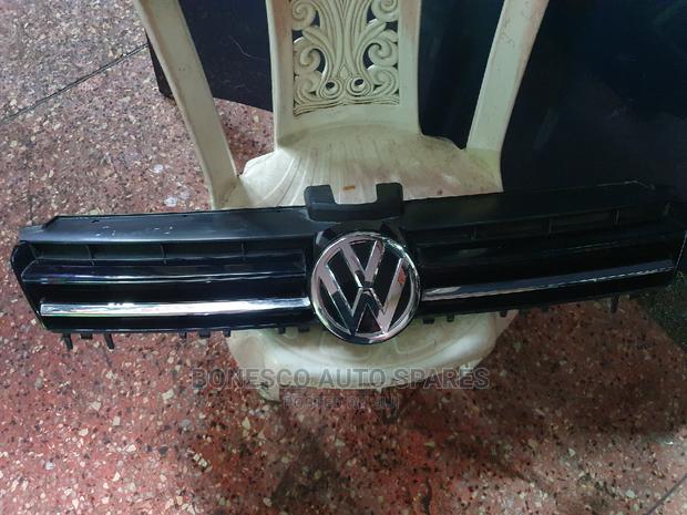 Golf 7 Grill Assembly