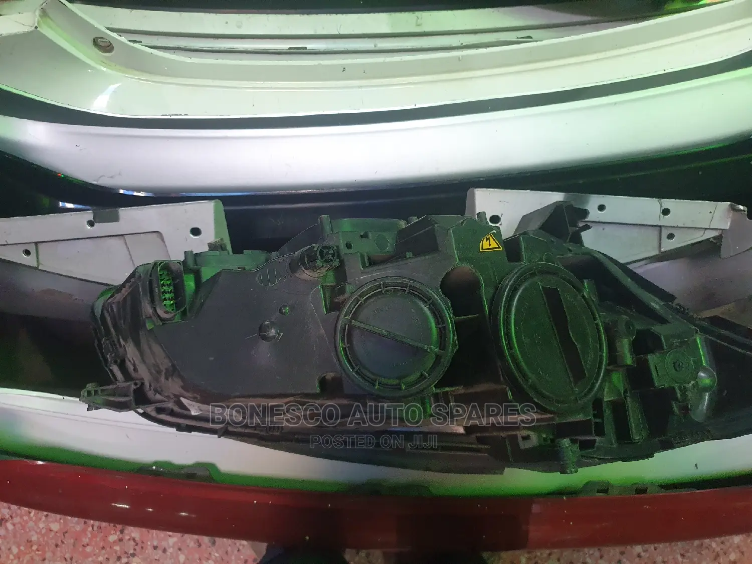 Mercedes-Benz W221 Xenon Headlight Assembly