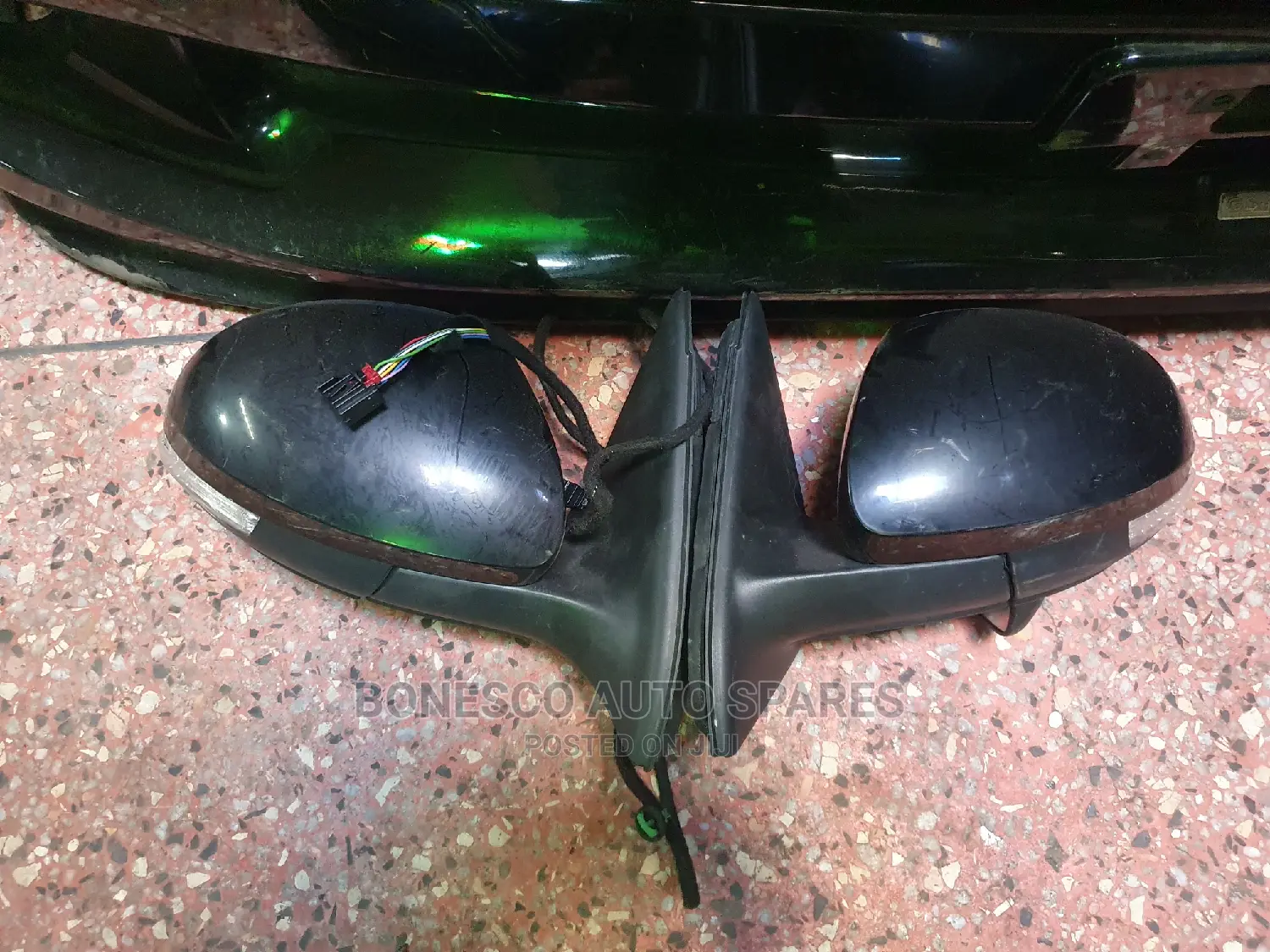 Volkswagen Tiguan 2014 Side Mirrors Assembly