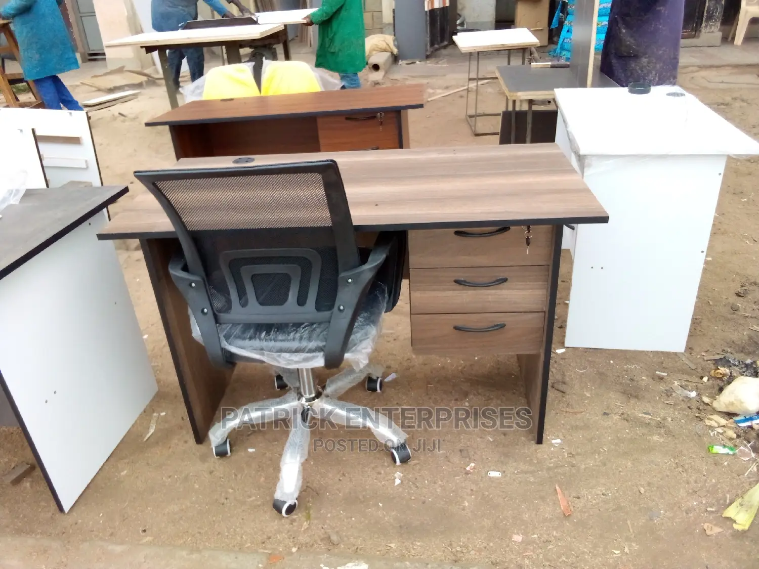 1.2 Mtrs Office Desk Plus Low Back Recliner Mesh Chair