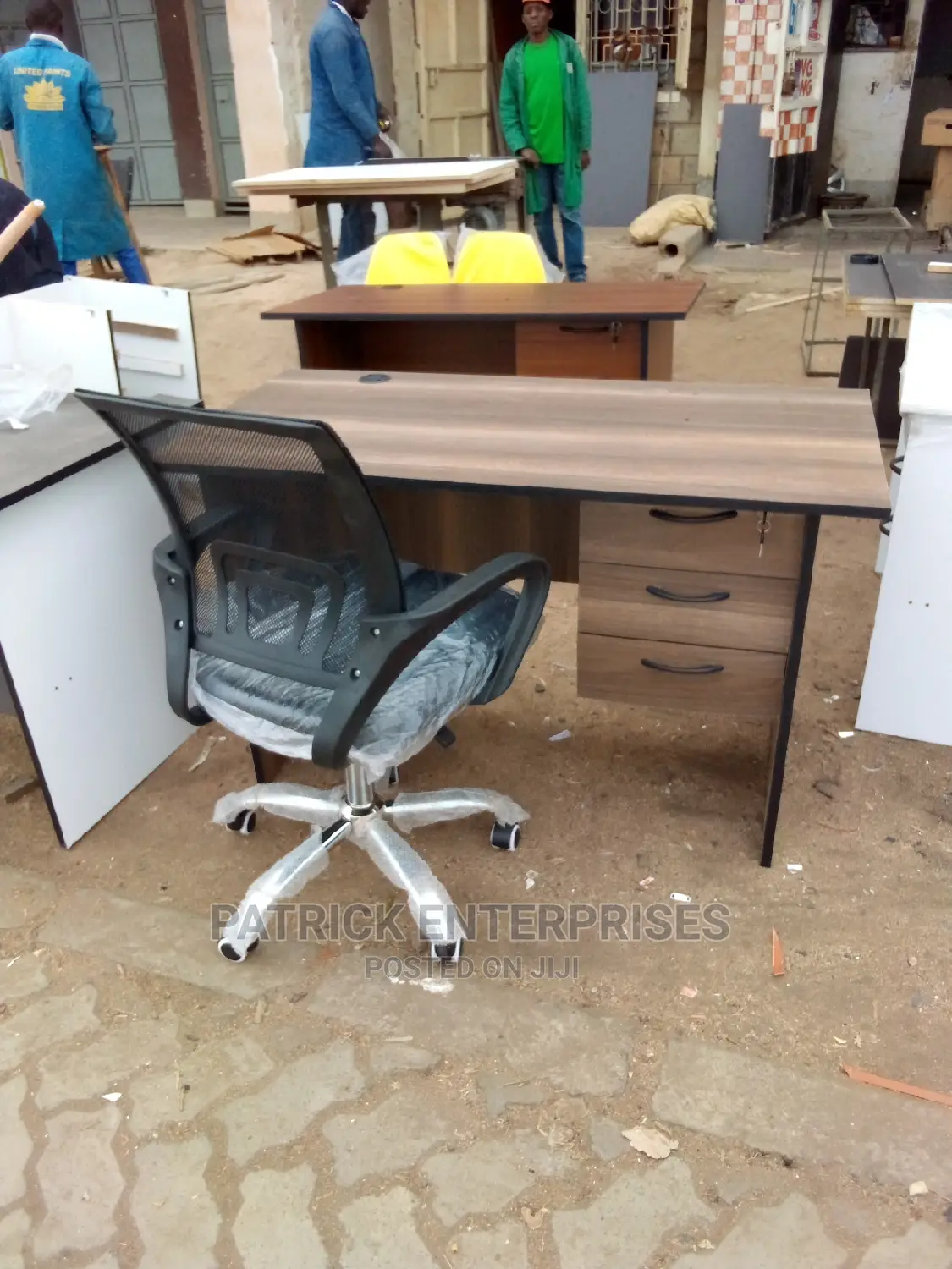 1.2 Mtrs Office Desk Plus Low Back Recliner Mesh Chair