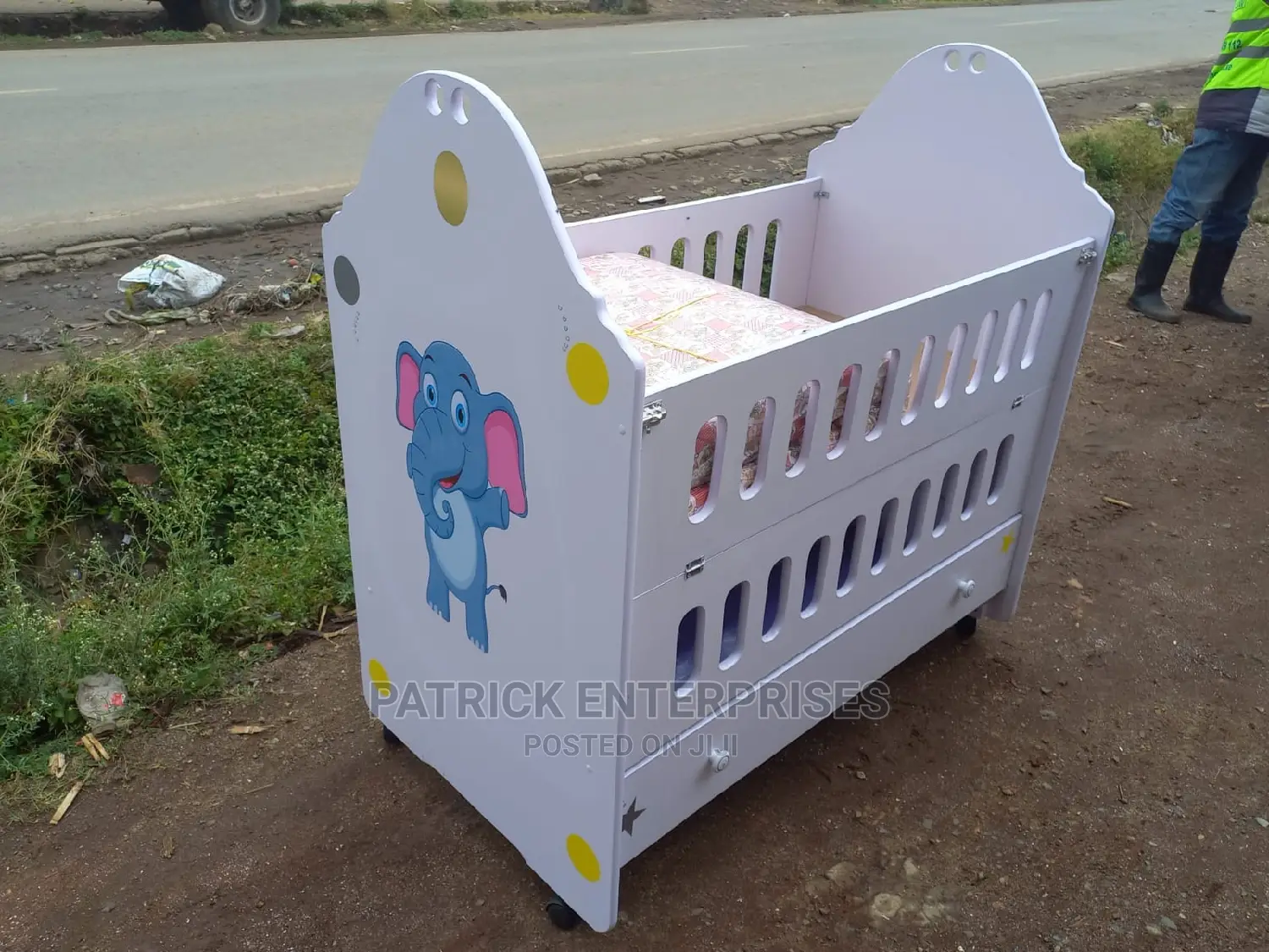 Morden Baby Cot 4 by 2 Fitts
