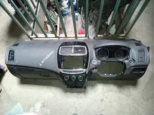 Mitsubishi Outlander Dashboard