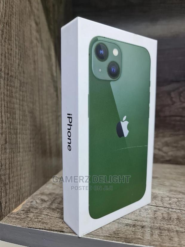 New Apple iPhone 13 128 GB Green - main view