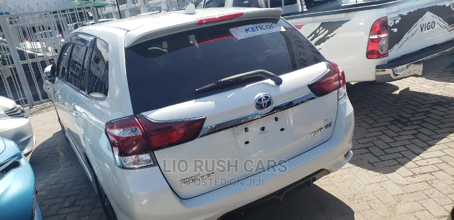Toyota Corolla Fielder 2016 White