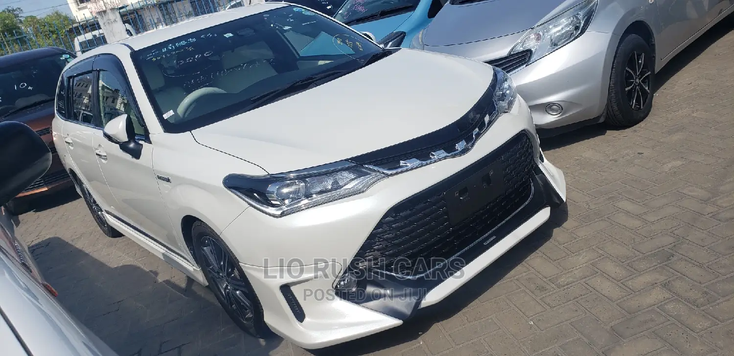Toyota Corolla Fielder 2016 White
