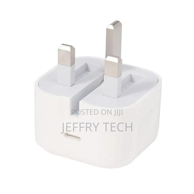 20W PD 3.0 Type-C / USB-C Interface Folding Travel Charger, - main view