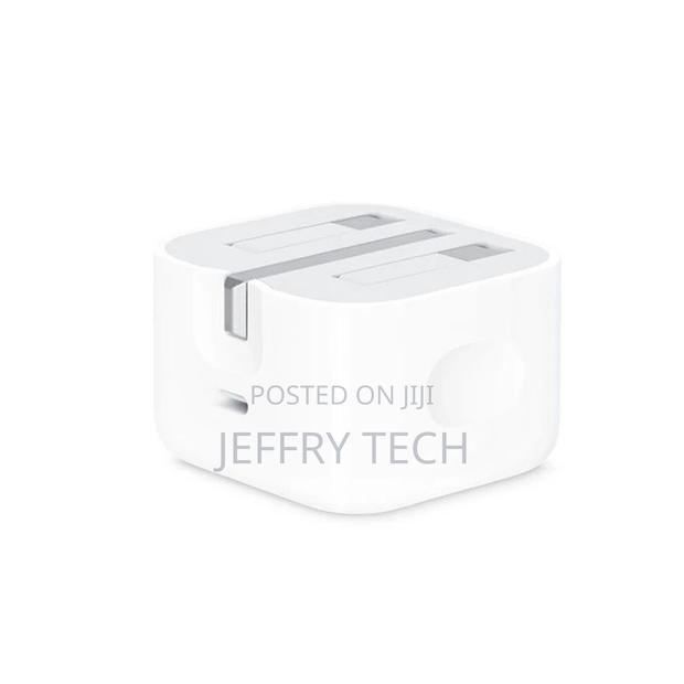 20W PD 3.0 Type-C / USB-C Interface Folding Travel Charger, - thumbnail 2