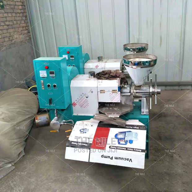 Raw and Cooked Peanut Oil Rapeseed Oil Press
