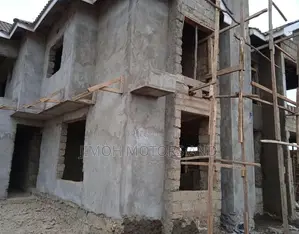 4bdrm Bungalow in Ngoigwa, Parklands/Highridge for Sale