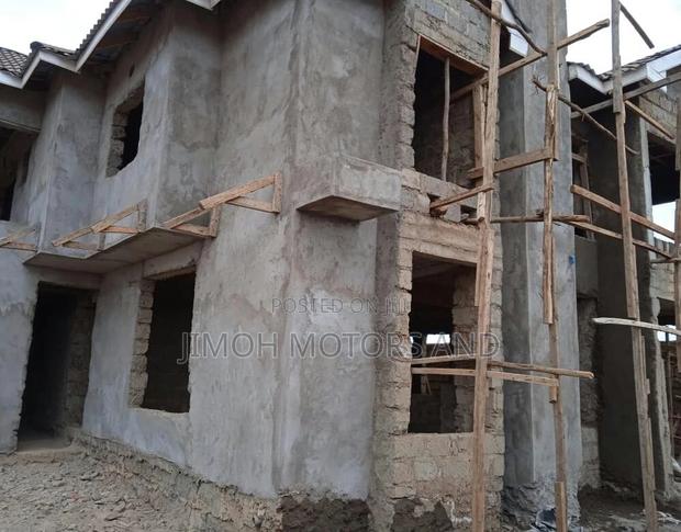4bdrm Bungalow in Ngoigwa, Parklands/Highridge for Sale