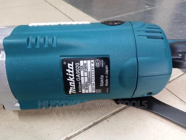 Makita Angle Grinder 2200w . - thumbnail 4