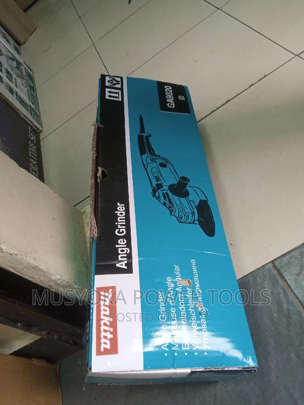 Makita Angle Grinder 2200w . - thumbnail 3