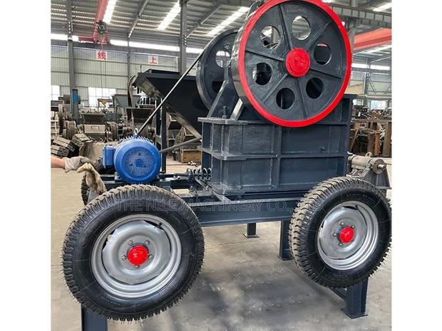 Tire Mobile Small Jaw Crusher for Sale - thumbnail 2