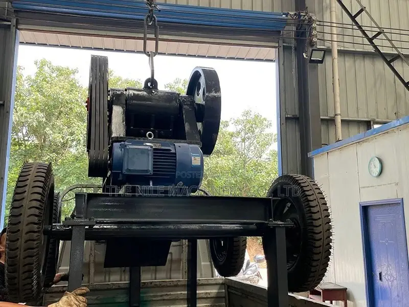 Tire Mobile Small Jaw Crusher for Sale