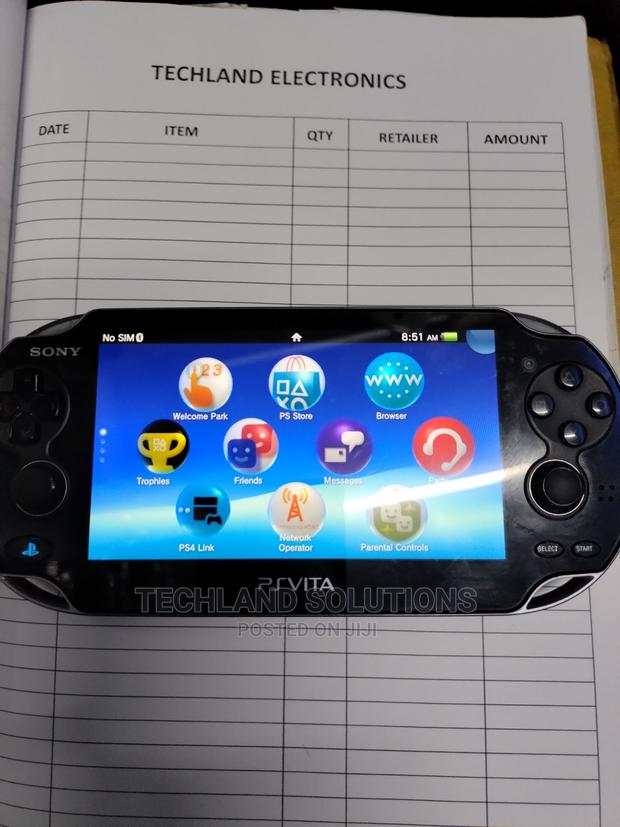 Black SONY Ps Vita /Playstation Vita With 10 Games