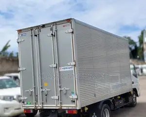 Mitsubishi Canter 2 Tons