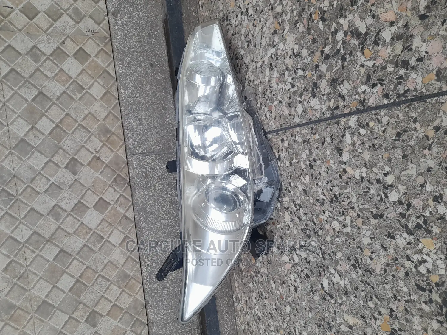 Wish 2008-2016 Headlight