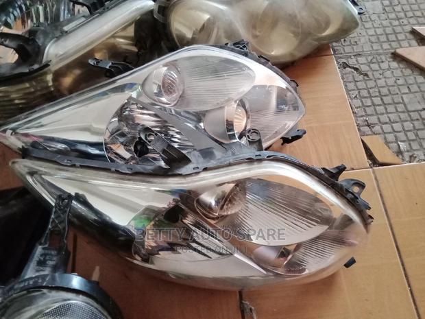 Auris 2010 Headlight - main view
