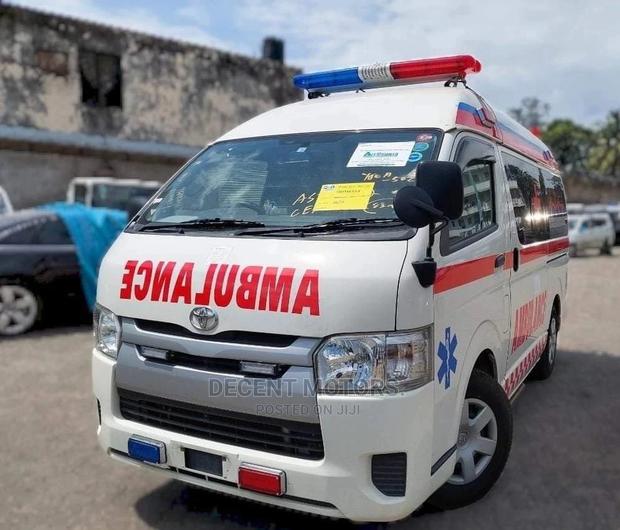 Toyota Grand HiAce 2015 White