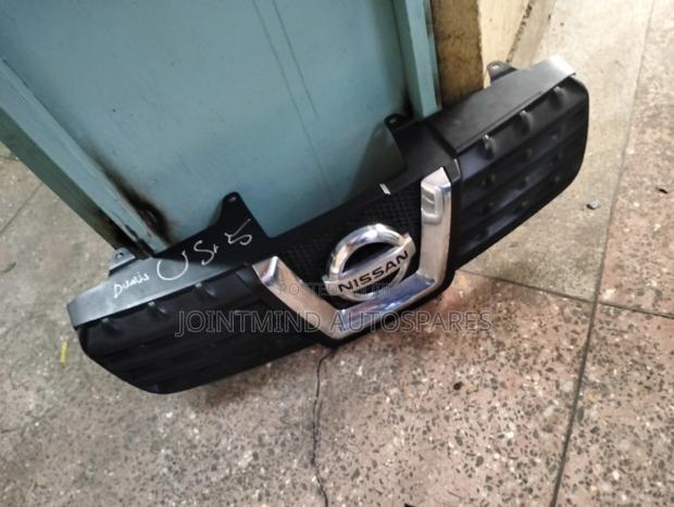 Grill Nissan Dualis