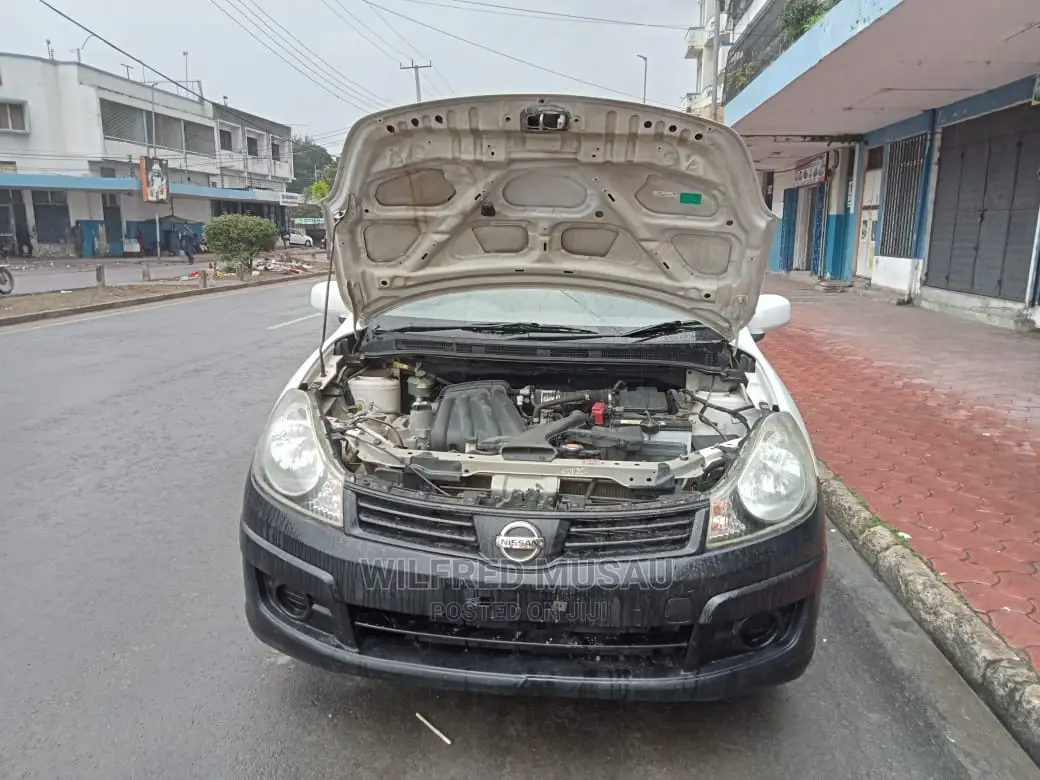 Nissan Advan 2014 White