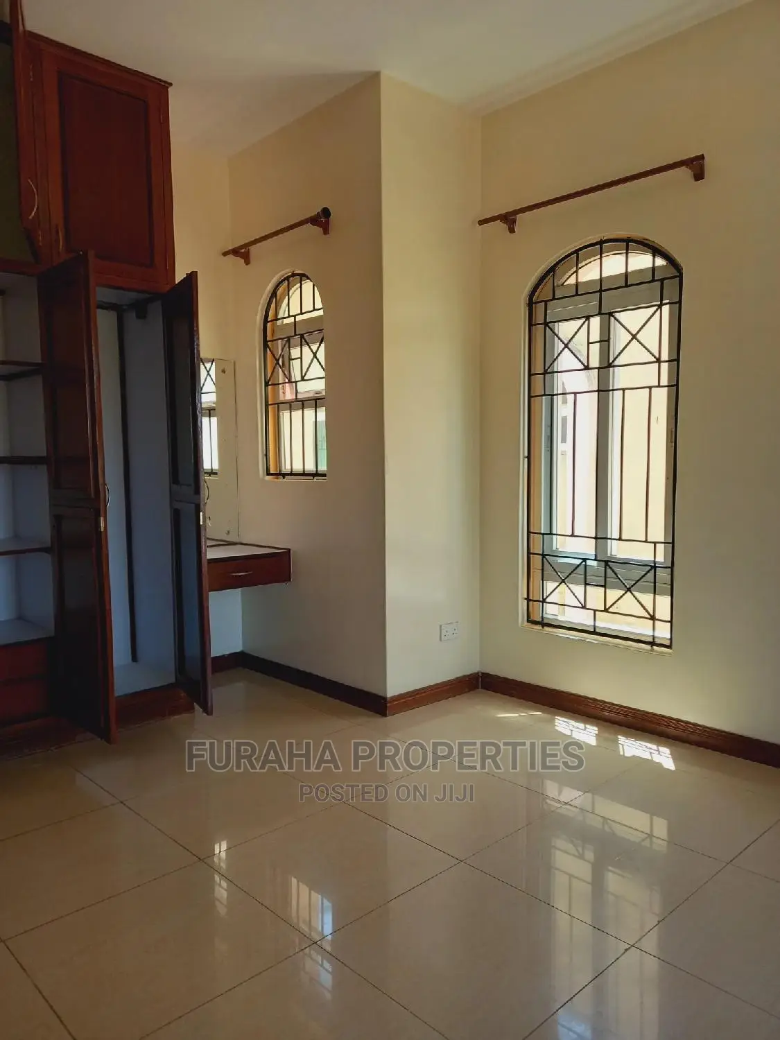 5bdrm Maisonette in Nyali for Sale