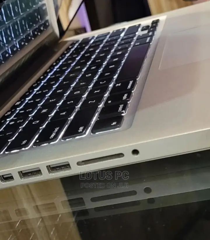 Laptop Apple MacBook Pro 4GB Intel Core I5 HDD 500GB