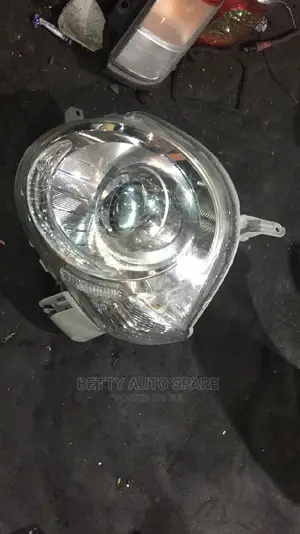 Sienta 2008 Headlight Xenon