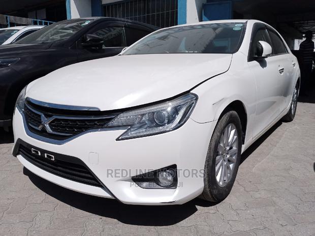 Toyota Mark X 2.5 AWD 2016 White - thumbnail 2