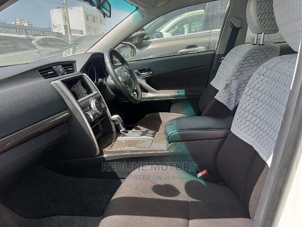 Toyota Mark X 2.5 AWD 2016 White - thumbnail 5
