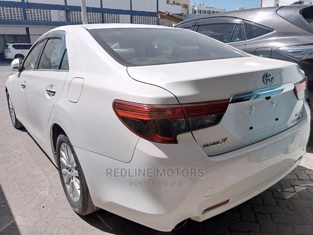 Toyota Mark X 2.5 AWD 2016 White - thumbnail 8
