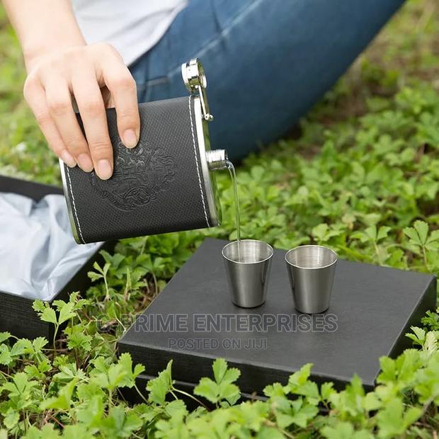 Hip Whisky Bottle - main view