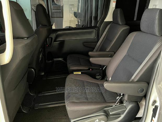 Toyota Voxy 2015 White - thumbnail 4