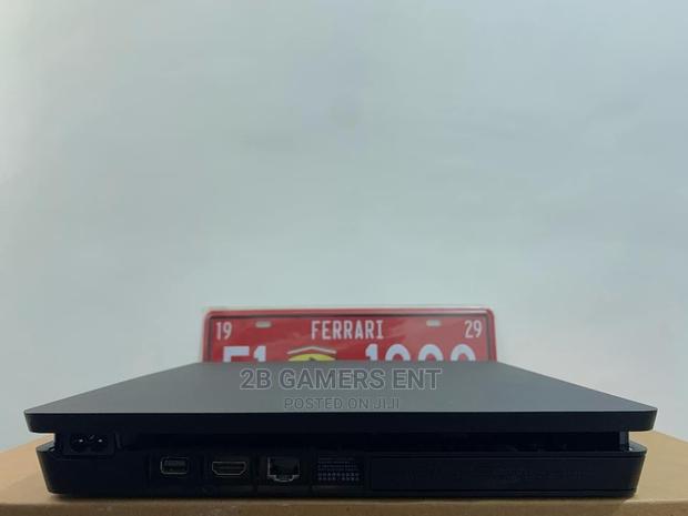 Slim Play Station 4, 2 Pads, Used - main view