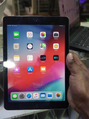 Apple iPad Air 32 GB Gray - main view