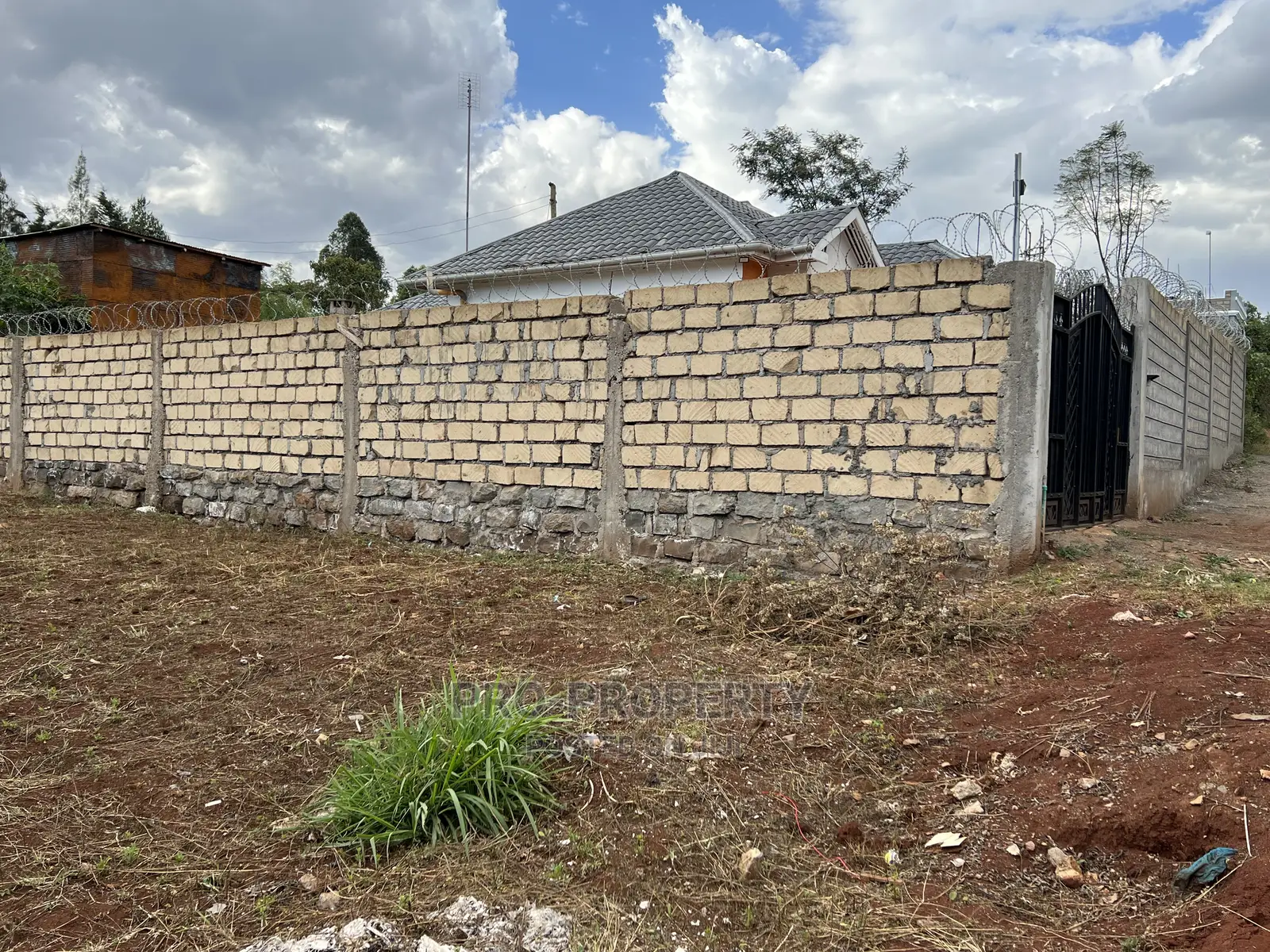 Prime Residential Plot for Sale in Gikambura.