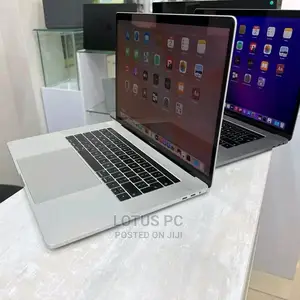 Laptop Apple MacBook Pro 2015 16GB Intel Core I7 SSD 512GB