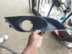 Auris 2005 Bumper Foglight Cover
