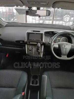 Toyota Wish 2016 Silver