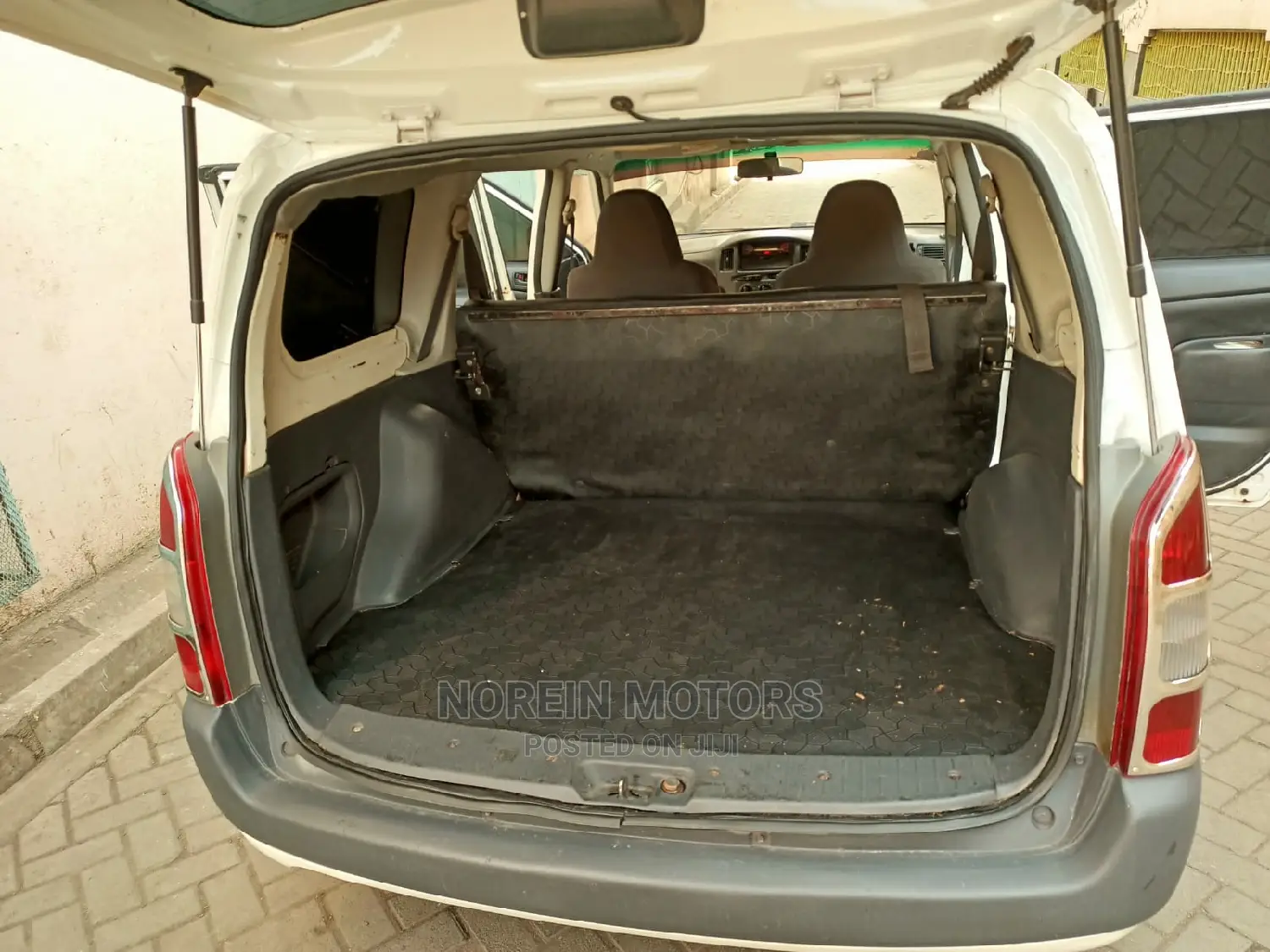 Mercedes-Benz G-Class 2015 White