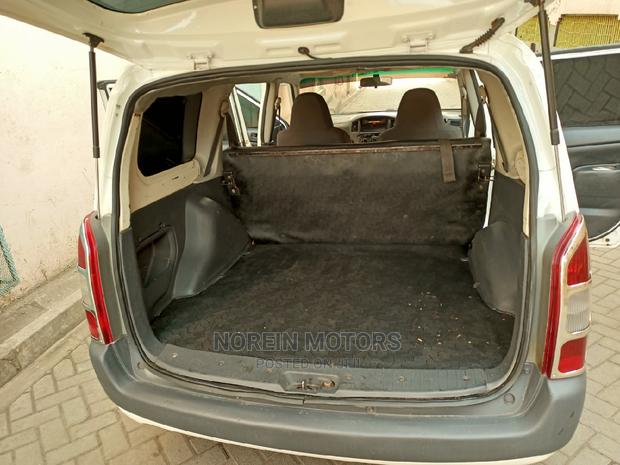 Mercedes-Benz G-Class 2015 White - thumbnail 16