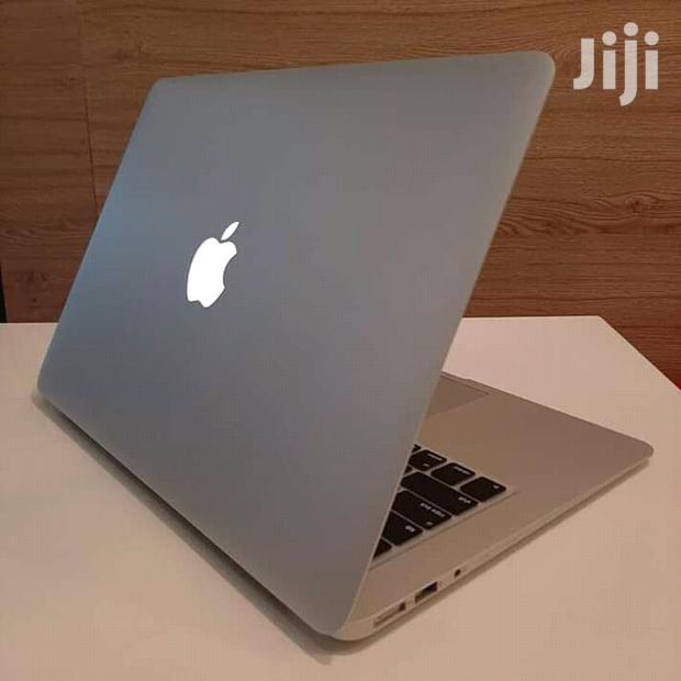 Laptop Apple MacBook Air 4GB Intel Core i5 SSD 256GB - main view