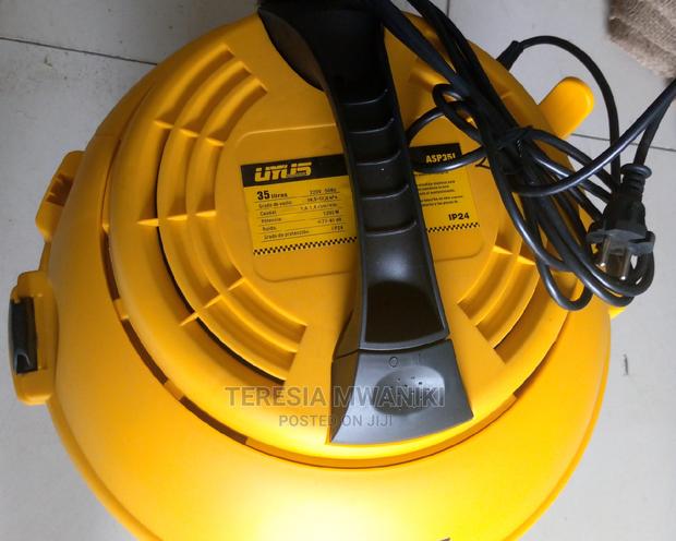 Vacuum Cleaner - thumbnail 3